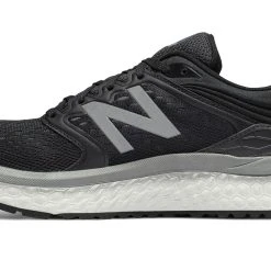 Hit After Hit New Balance – Black/White Fresh Foam 1080v8 Running Shoe (M1080BW8)